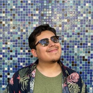 Meet your Posher, Emanuel